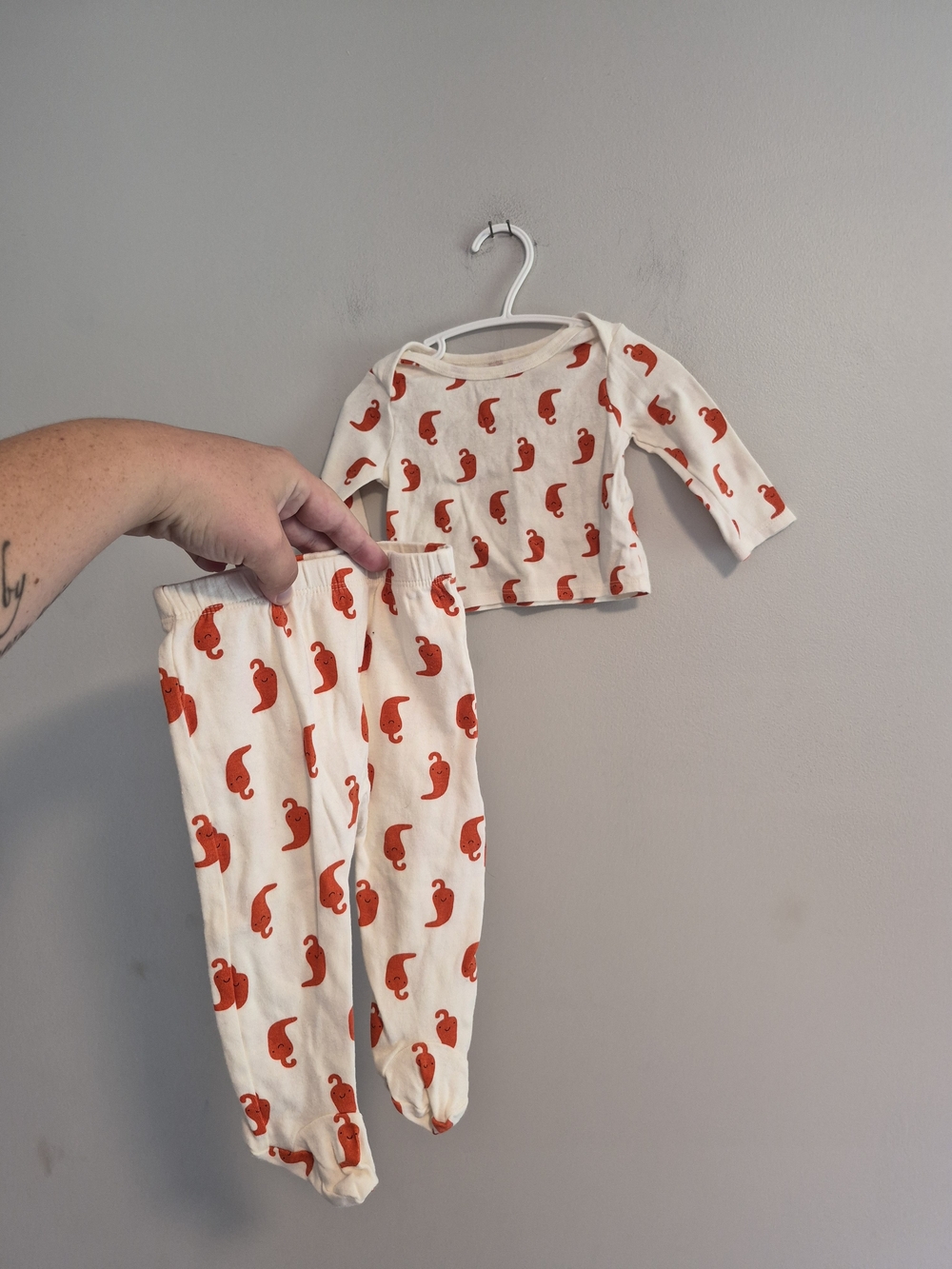 Gerber 3/6m White & Red Chili Pepper 2pc Pants & Top Matching Set